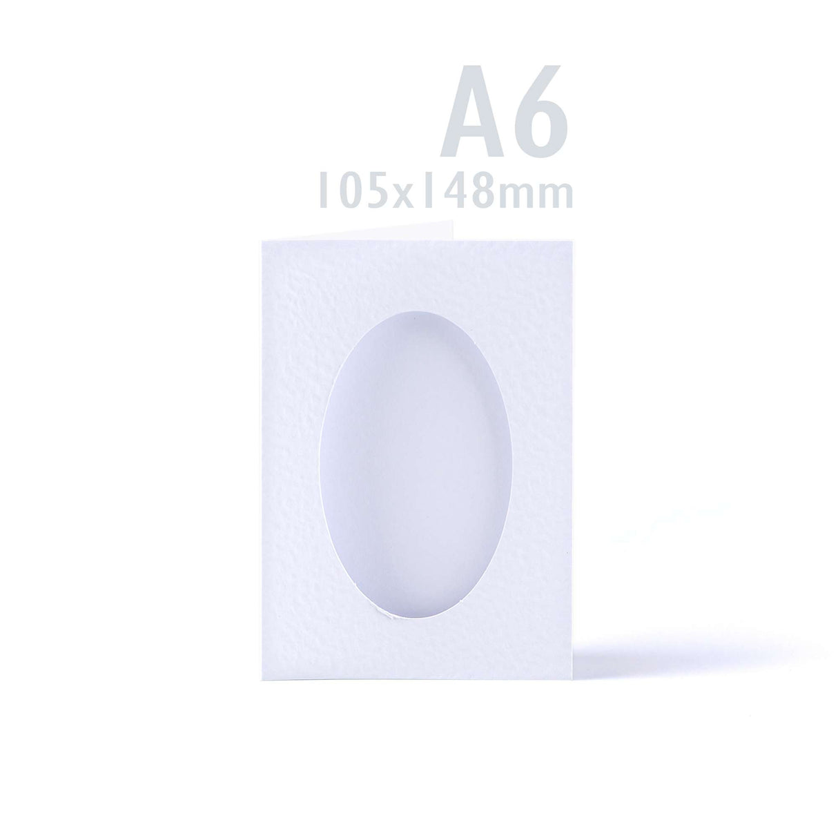Bele trodelne kartice z reliefno teksturo in ovalno odprtino – pakiranje