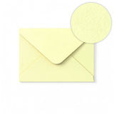 Slonokoščena kuverta s kladnim vzorcem 133x184 mm